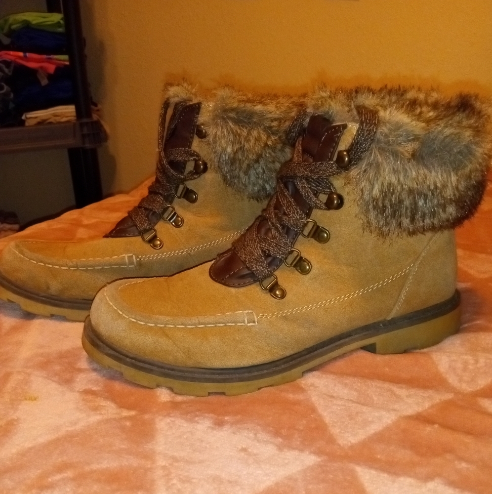 Roxy boots